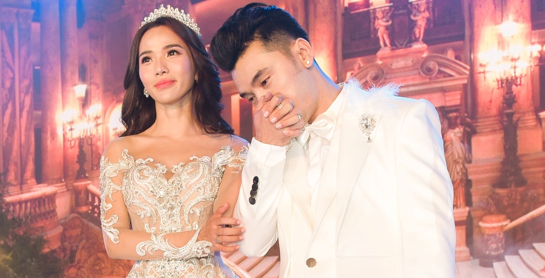 Ung Hoang Phuc nghen ngao cam on vo trong le cuoi hinh anh