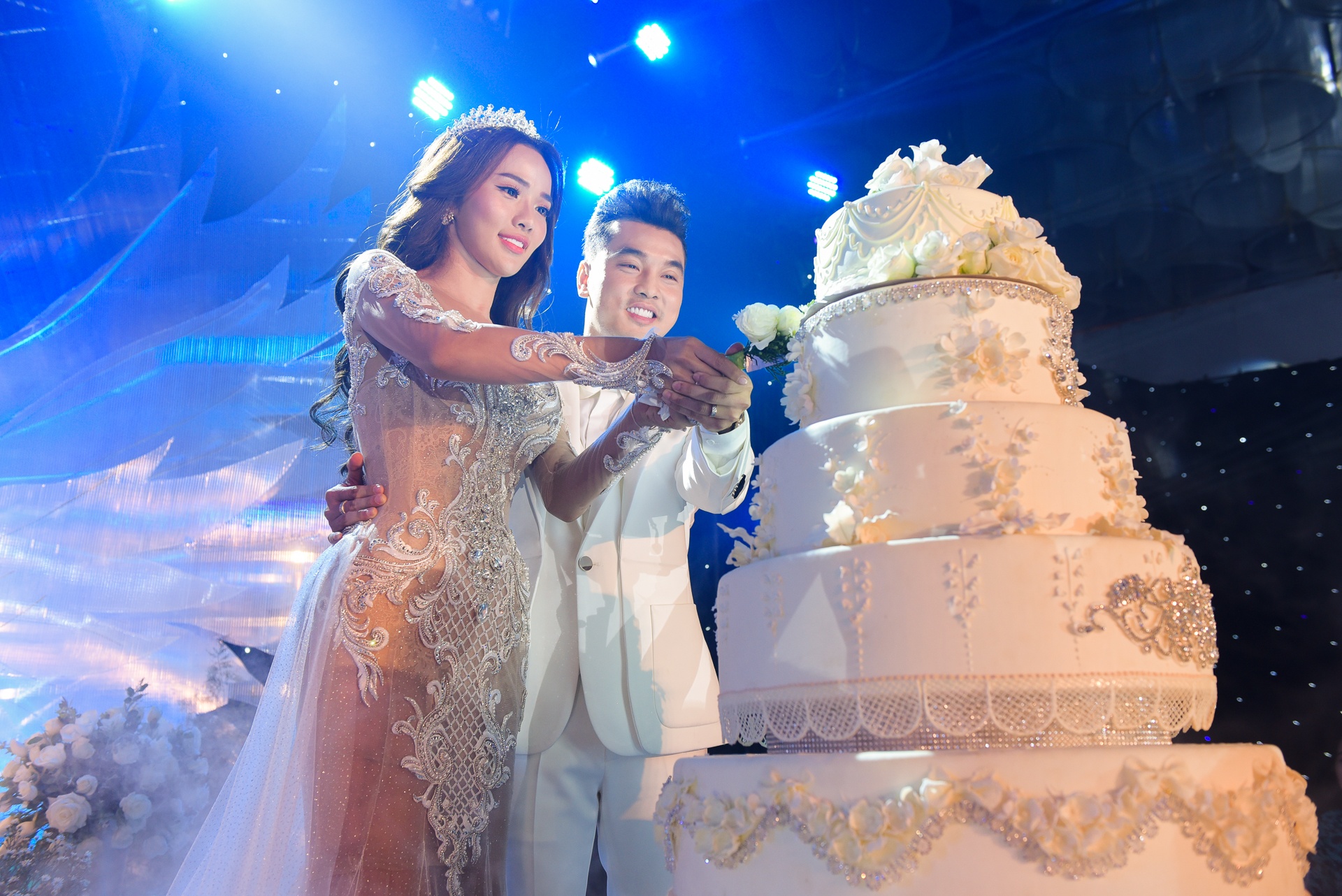 Dam cuoi Ung Hoang Phuc va Kim Cuong anh 16