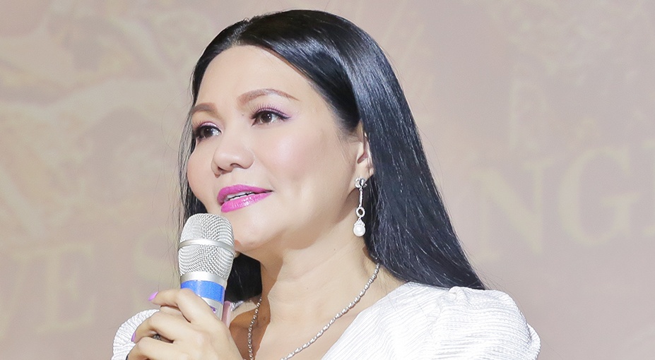 Ngoc Huyen bat khoc khi live show bi huy vao phut chot hinh anh