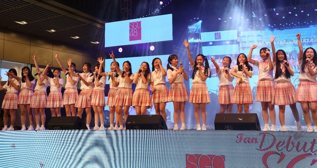 Nhom nhac nu dong thanh vien nhat lan dau ra mat anh 1