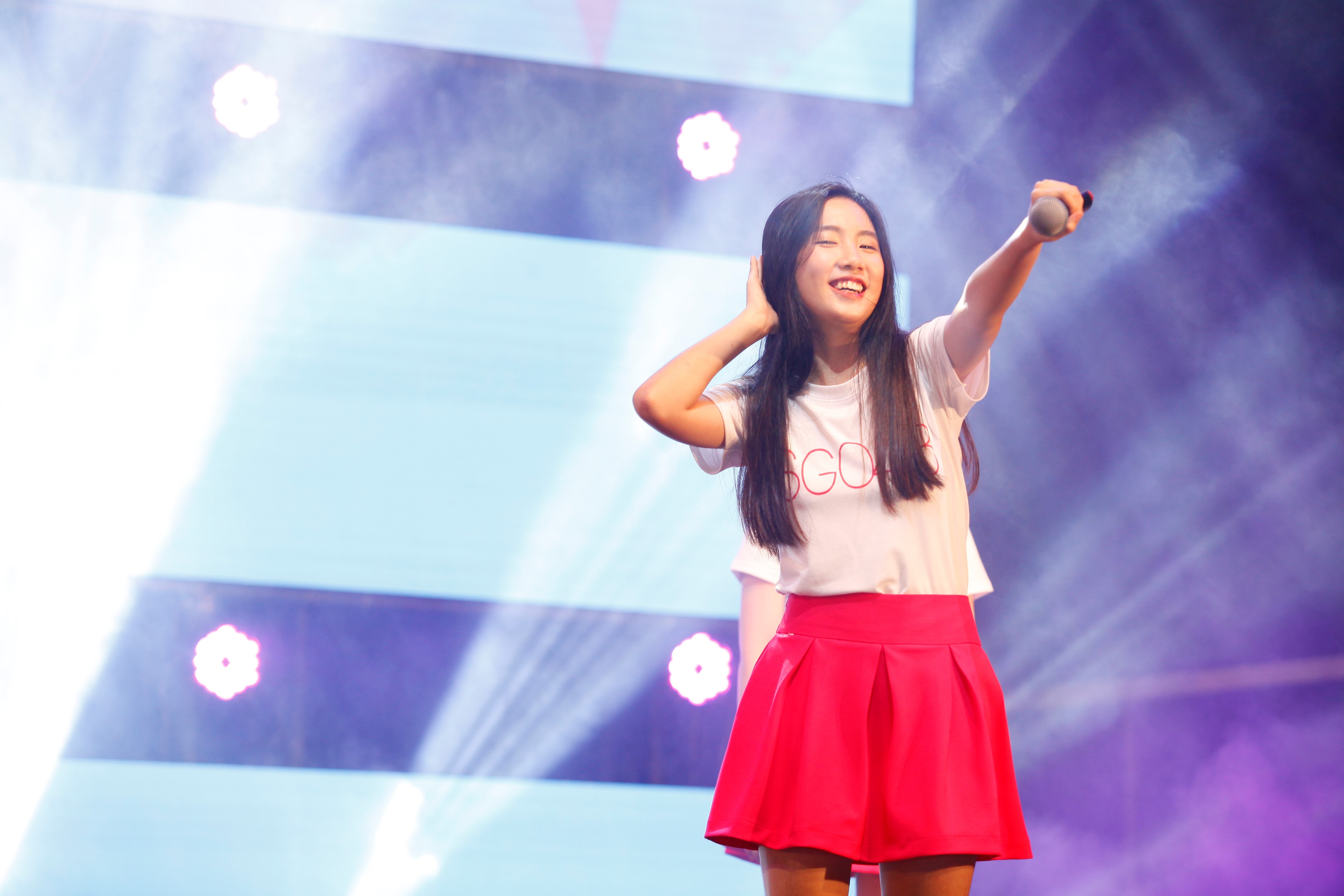 Nhom nhac nu dong thanh vien nhat lan dau ra mat anh 6