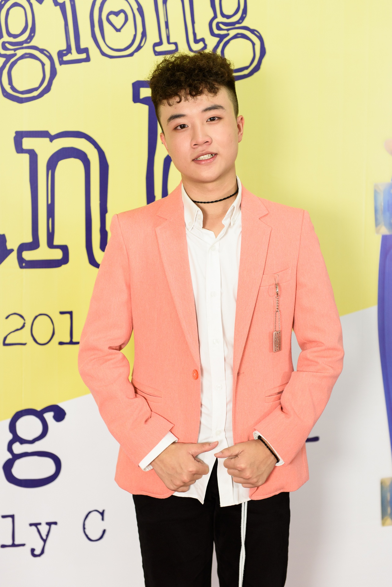 Hoàng Anh tóc xù bị khủng hoảng khi vỡ giọng ảnh 2 Hoang Anh toc xu bi khung hoang khi vo giong anh 2