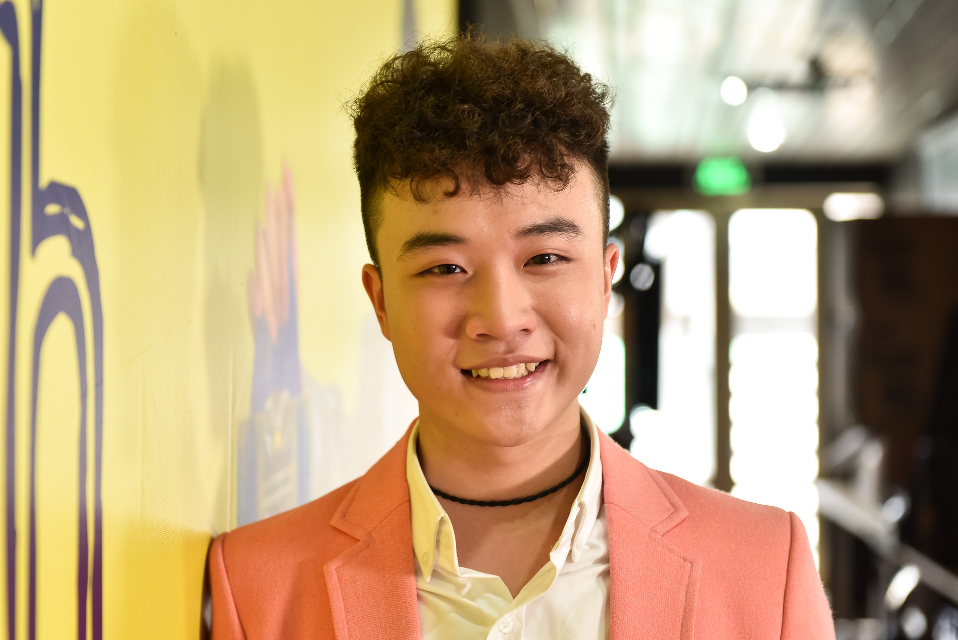 Hoàng Anh tóc xù bị khủng hoảng khi vỡ giọng ảnh 1 Hoang Anh toc xu bi khung hoang khi vo giong anh 1