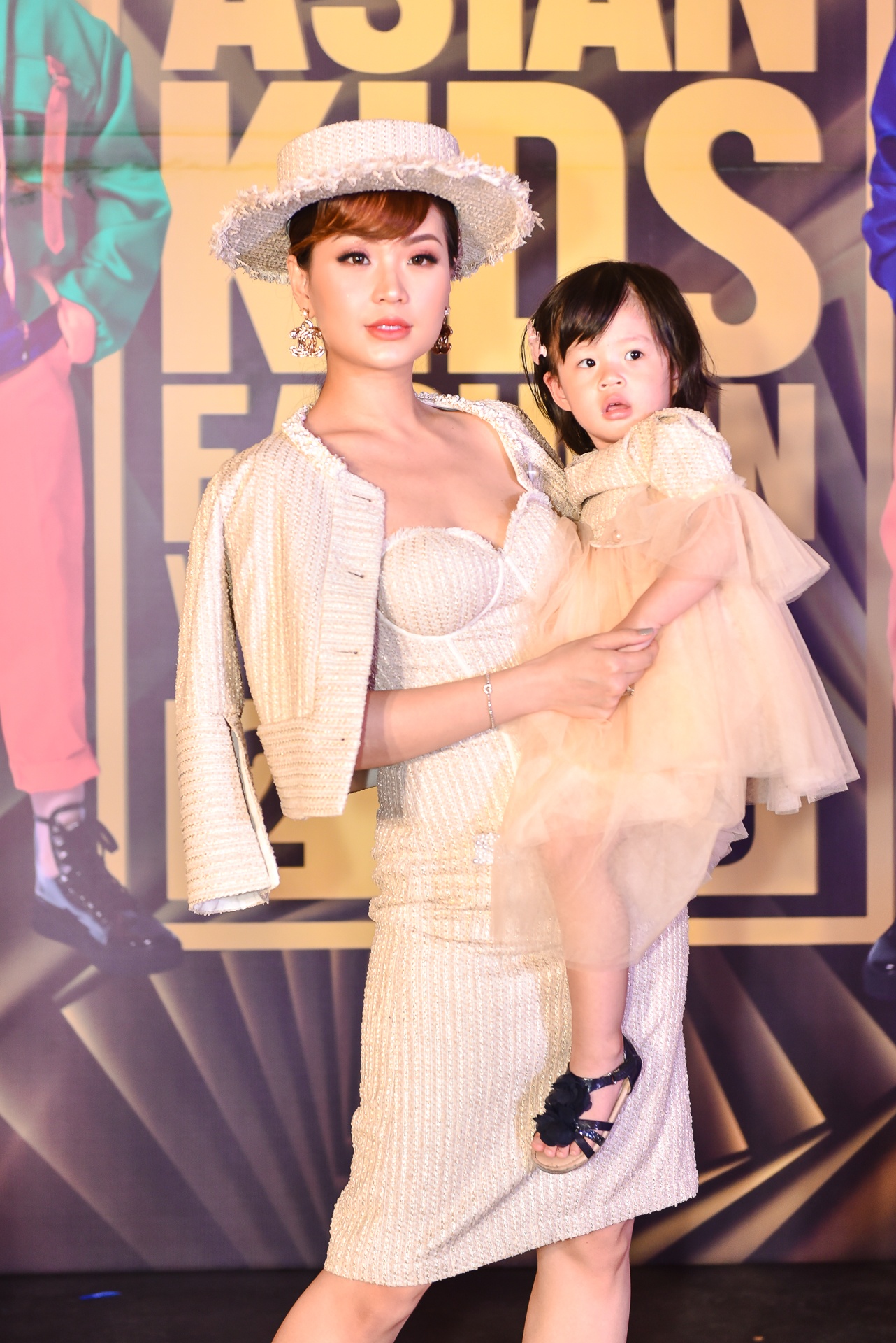 Phương Khánh gợi cảm,  Tiếu Vy nền nã trên thảm đỏ ảnh 4 Phuong Khanh goi cam,  Tieu Vy nen na tren tham do anh 4