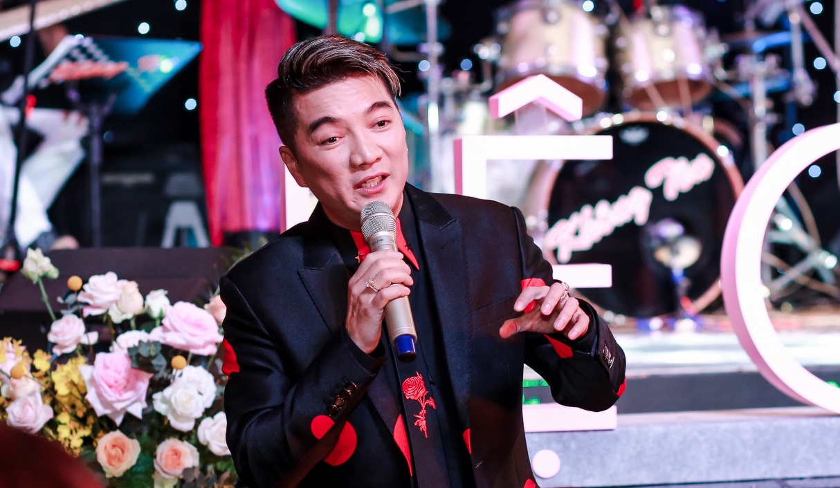 Le Quyen bi mia mai khi hat Bolero anh 7