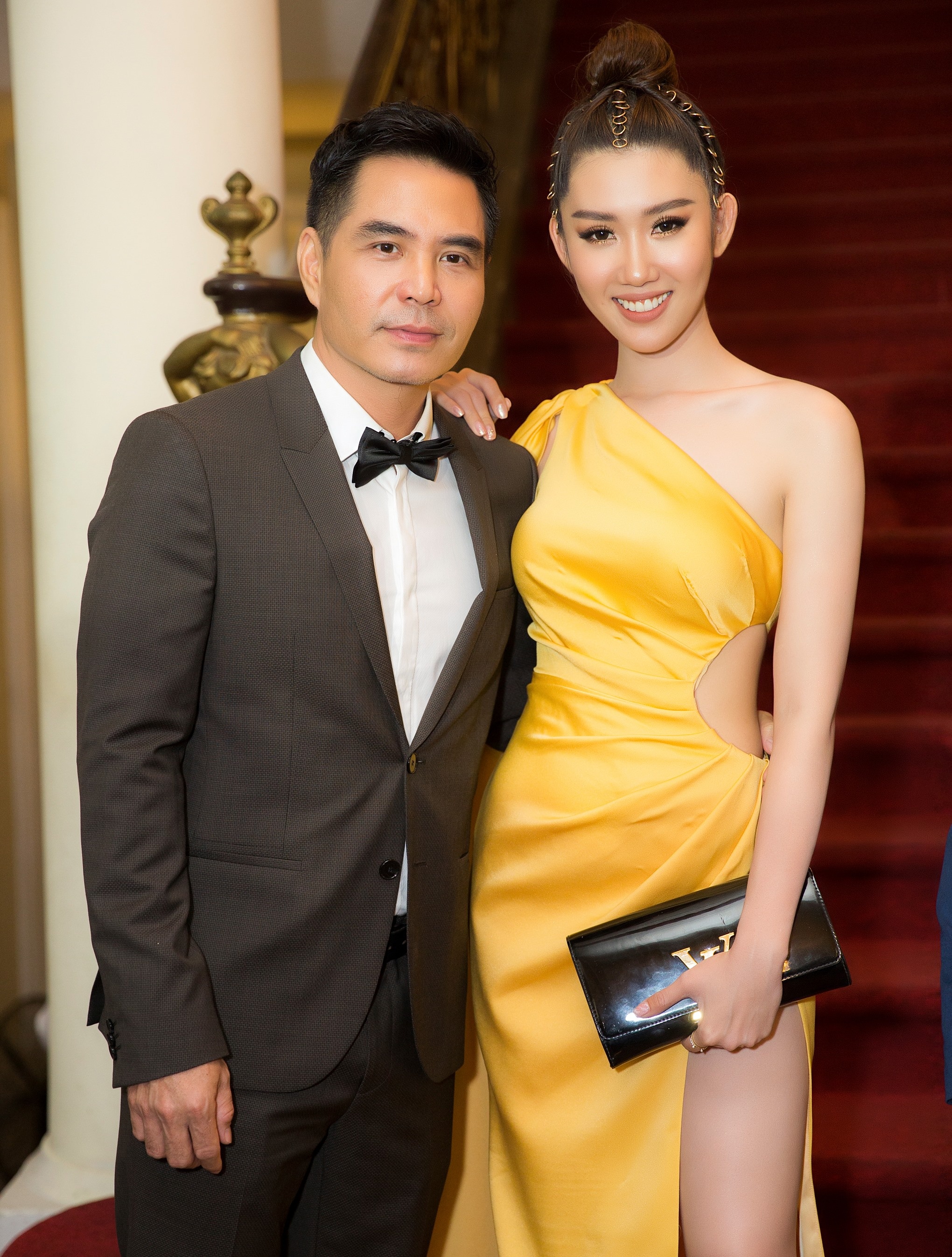 Thuý Ngân bị mất túi hiệu hàng chục triệu đồng ảnh 2 Thuy Ngan bi mat tui hieu hang chuc trieu dong anh 2