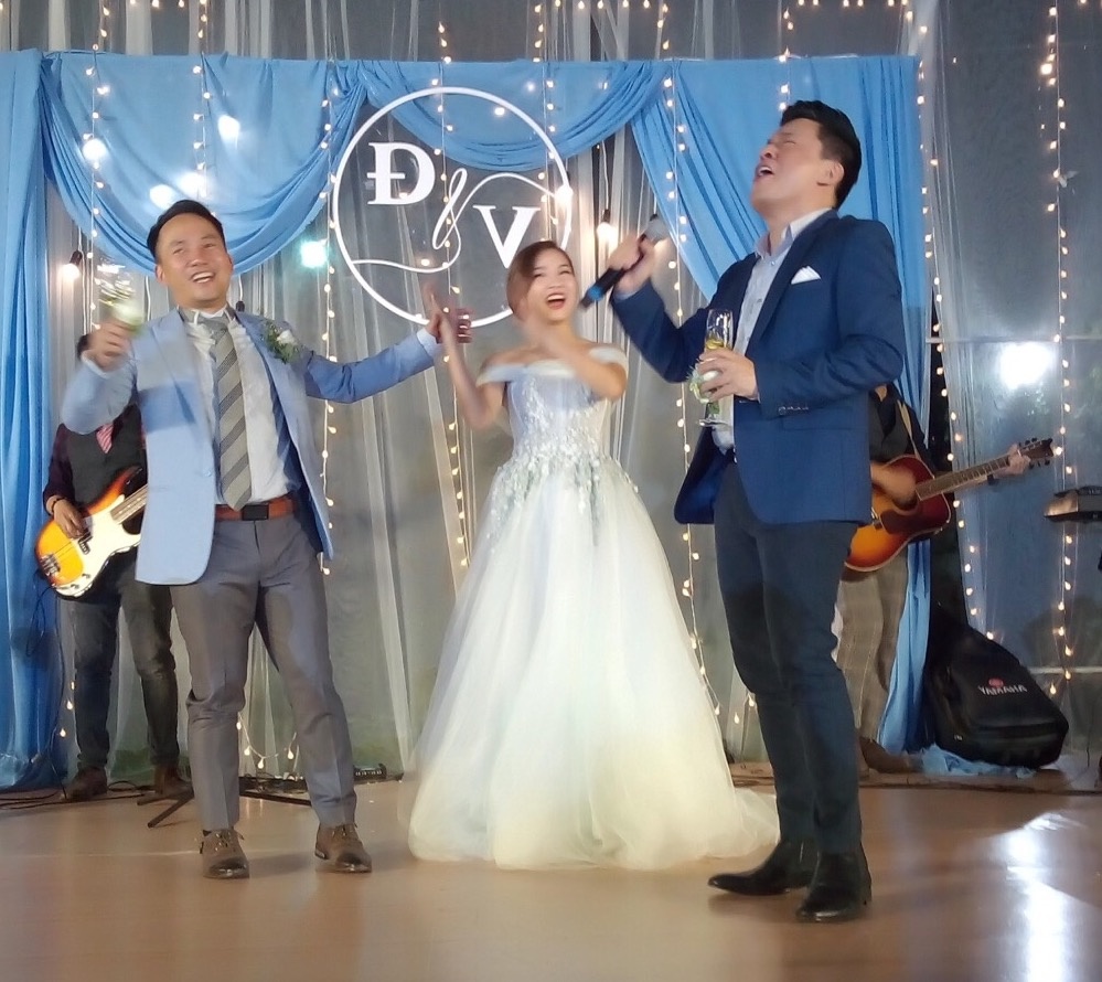 DInh Tien Dat hat nhac rap tang vo anh 4