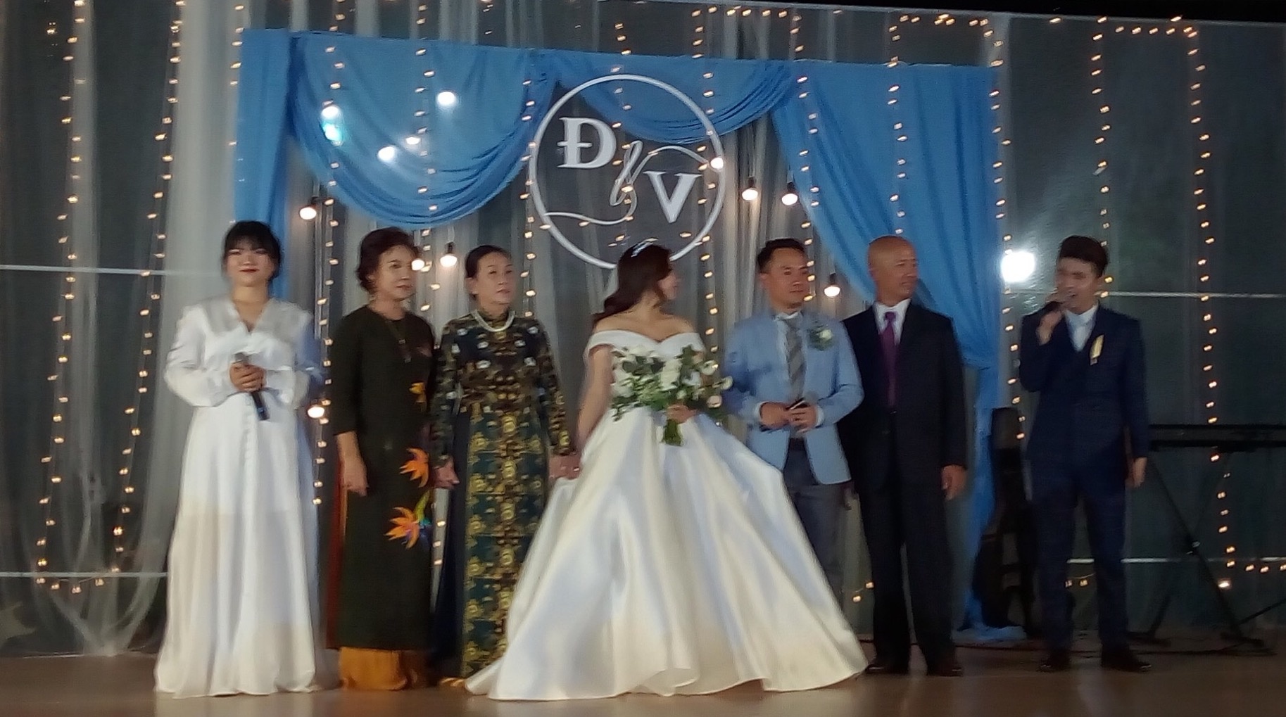 DInh Tien Dat hat nhac rap tang vo anh 7