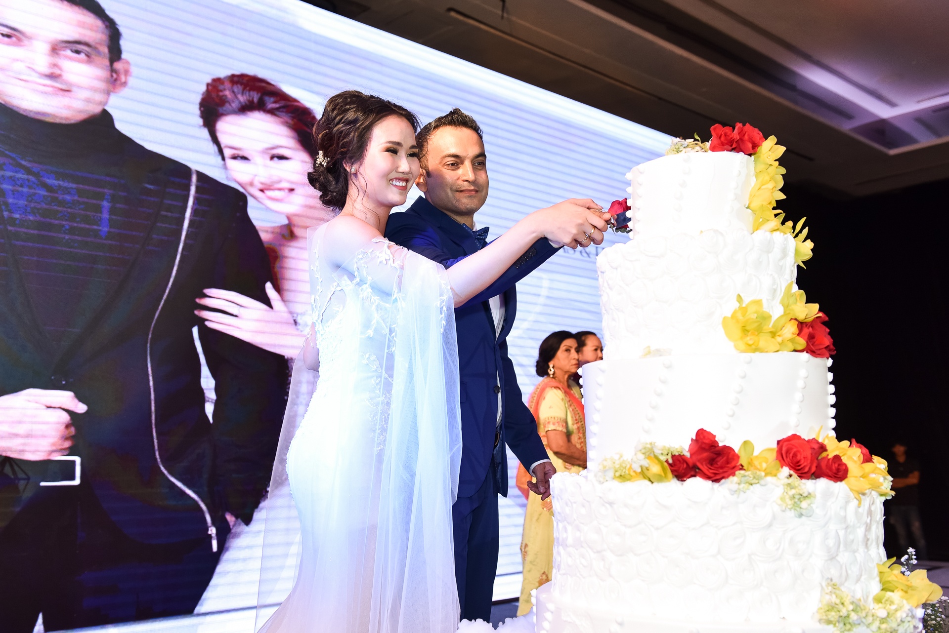 Dam cuoi Vo Ha Tram va chong An Do anh 16