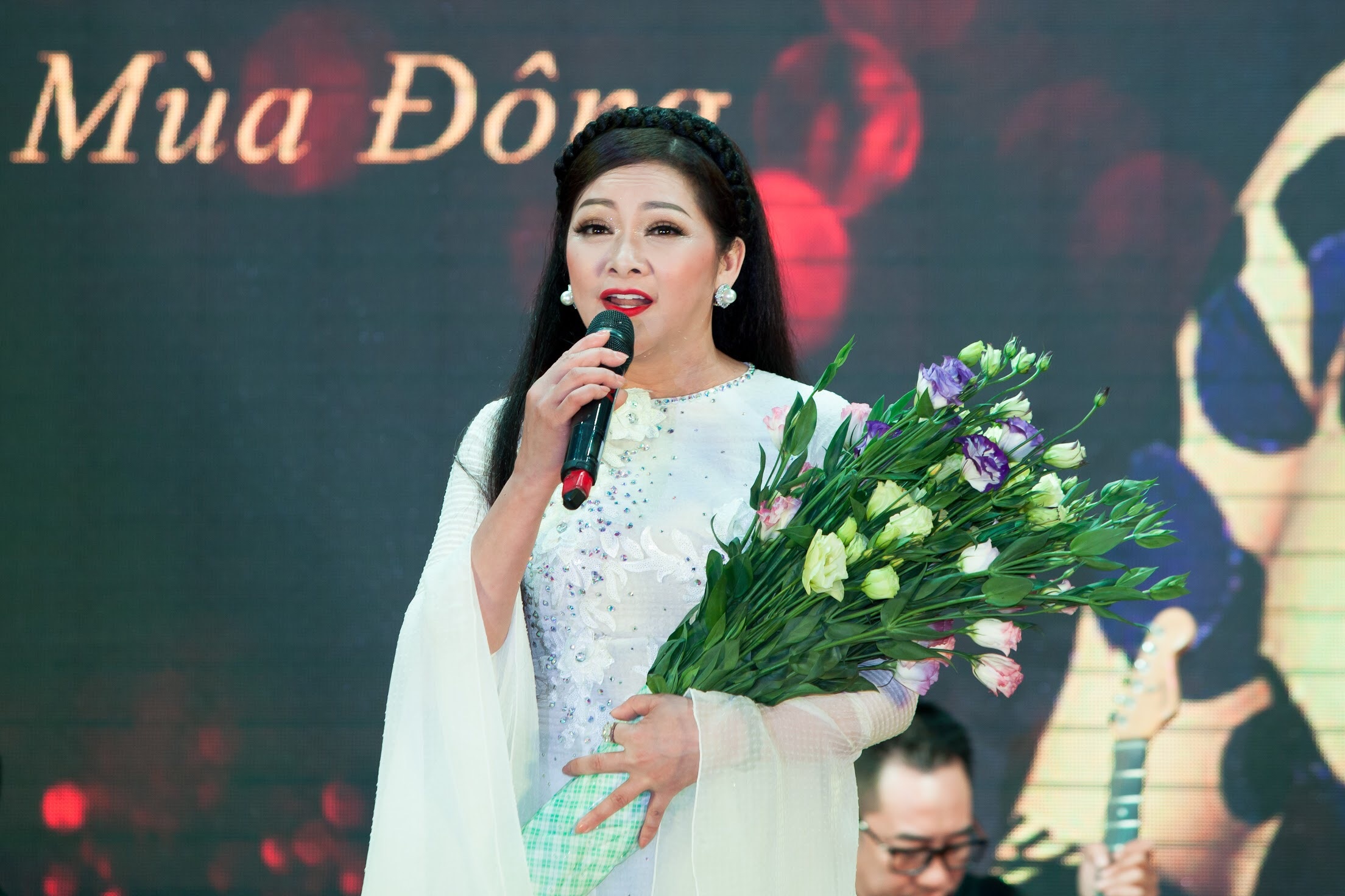 Nhu Quynh hat tan co trong show o Da Nang anh 1