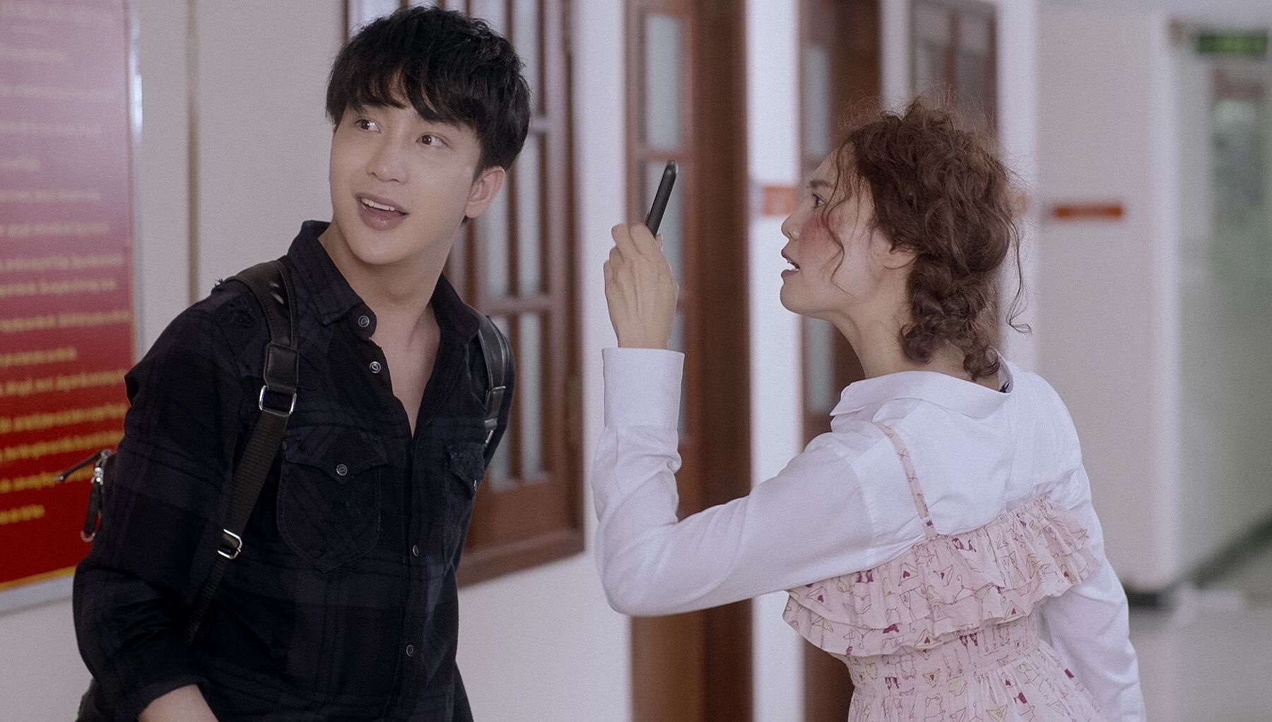 Chi Pu, Lan Ngọc bị chê diễn lố ảnh 2 Chi Pu, Lan Ngoc bi che dien lo anh 2