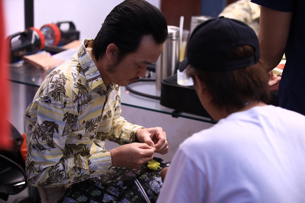 Hoai Linh may trang phuc anh 3