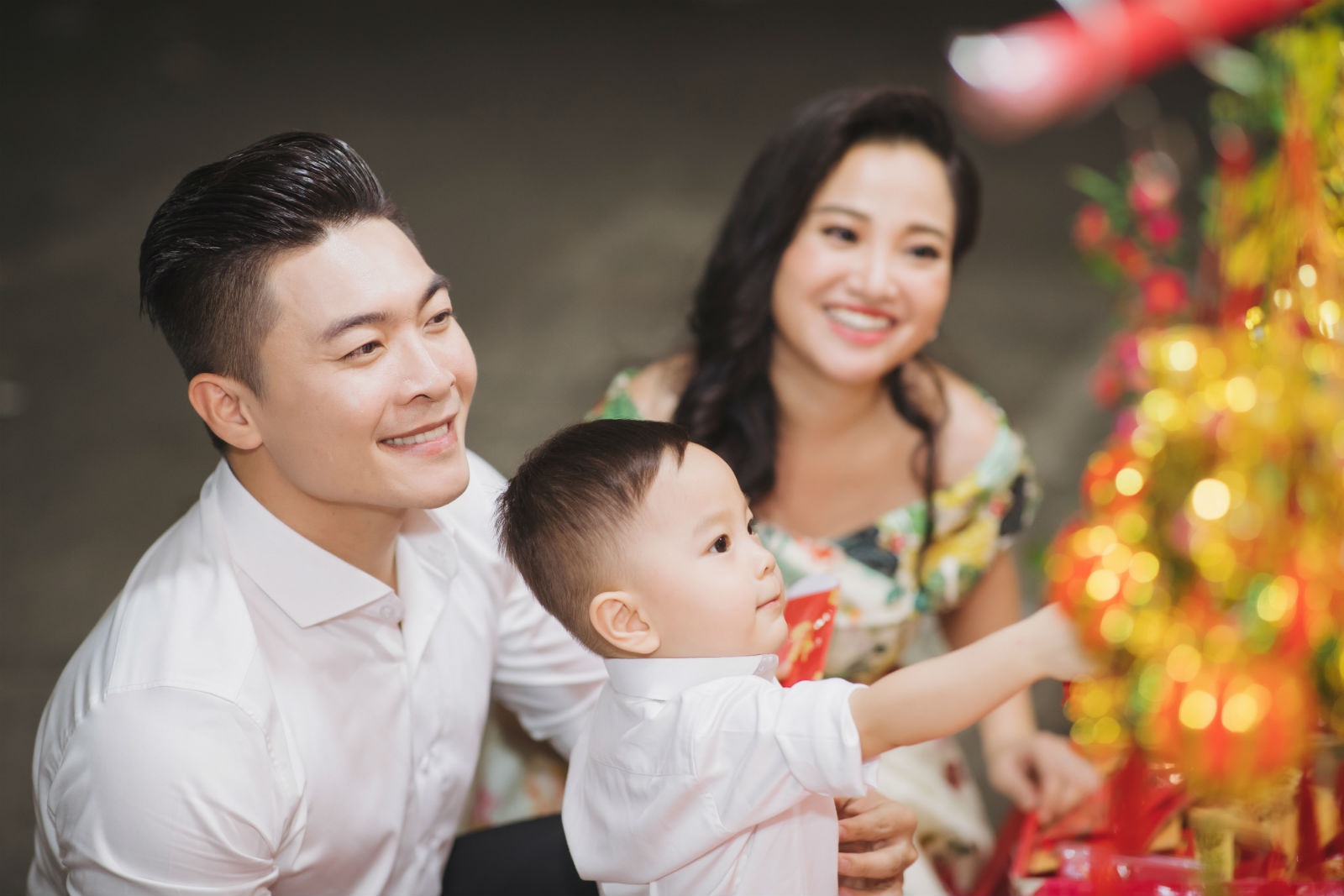 Quốc Cơ và Hồng Phượng đi chợ Tết ảnh 5 Quoc Co va Hong Phuong di cho Tet anh 5