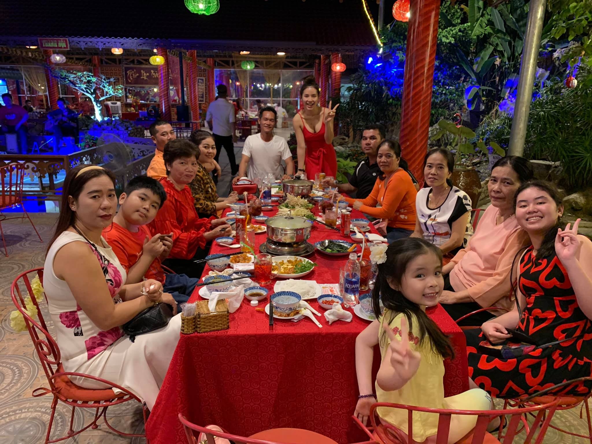 Sao Viet ve que don Tet anh 7