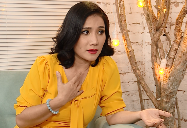 Dien vien Cat Tuong bi giat gio xach truoc cua nha, ngay mung 3 Tet hinh anh