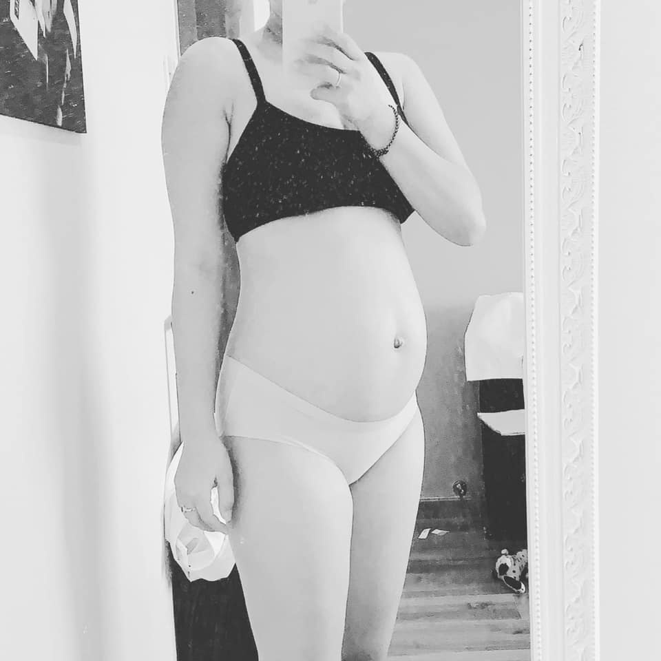 Hải Băng phải kiếm tra vết mổ mỗi tuần khi mang bầ ảnh 1 Hai Bang phai kiem tra vet mo moi tuan khi mang ba anh 1