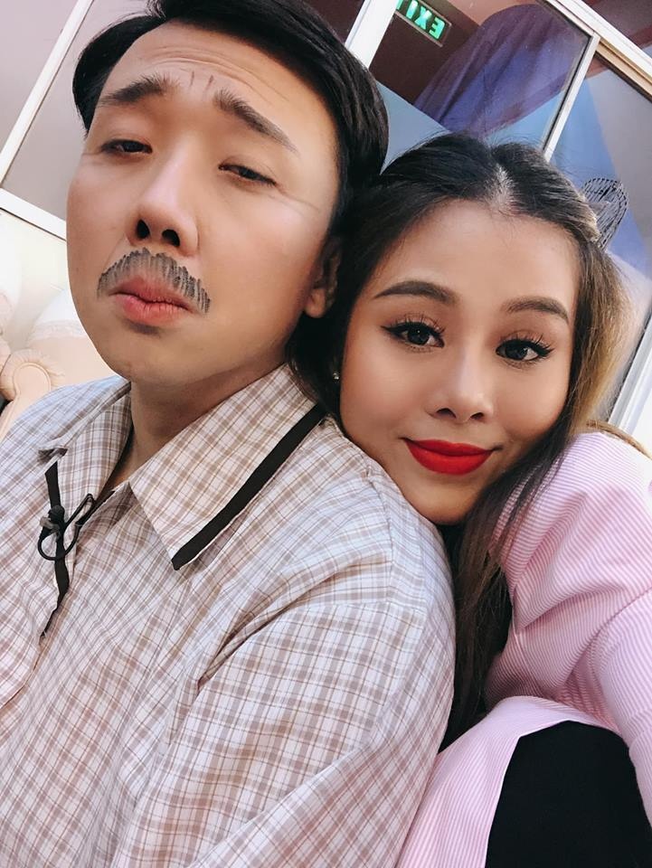 Dien vien chay show dong kich Tet anh 1