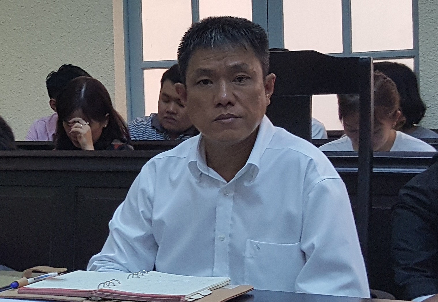 Hoa si Le Linh: 'Toi se theo kien toi cung neu toa xu thua o so tham' hinh anh