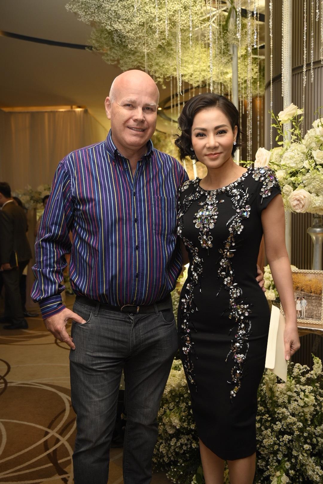 Le cuoi Duong Khac Linh va Sara Luu anh 13