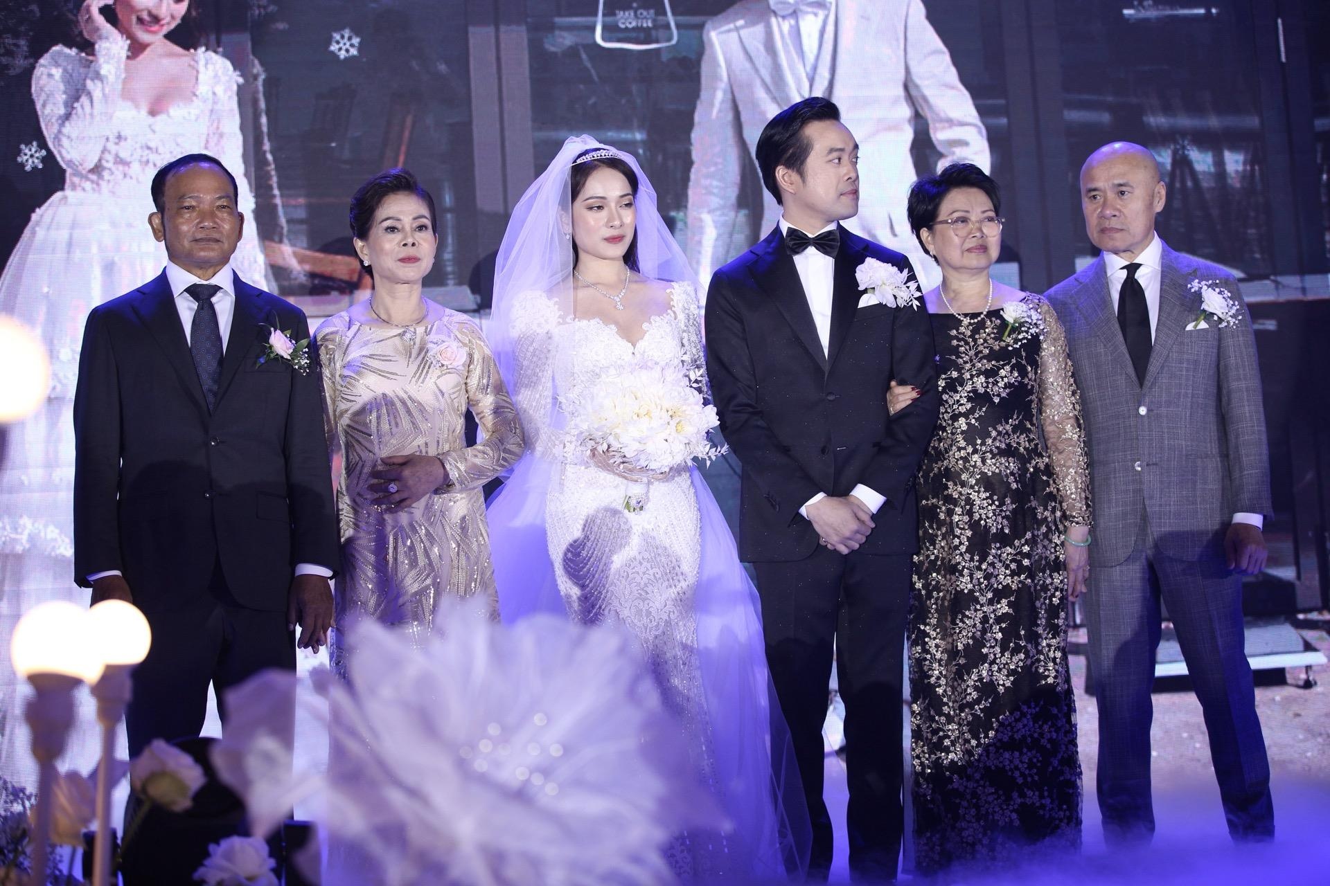 dam cuoi Duong Khac Linh Sara Luu anh 6