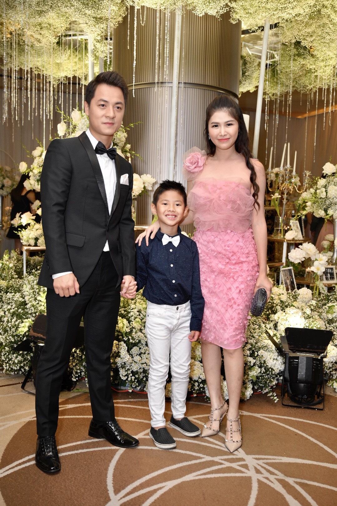 Le cuoi Duong Khac Linh va Sara Luu anh 4