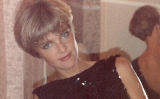 Cau chuyen ve co gai roi may bay, tinh day giua nhung xac nguoi hinh anh