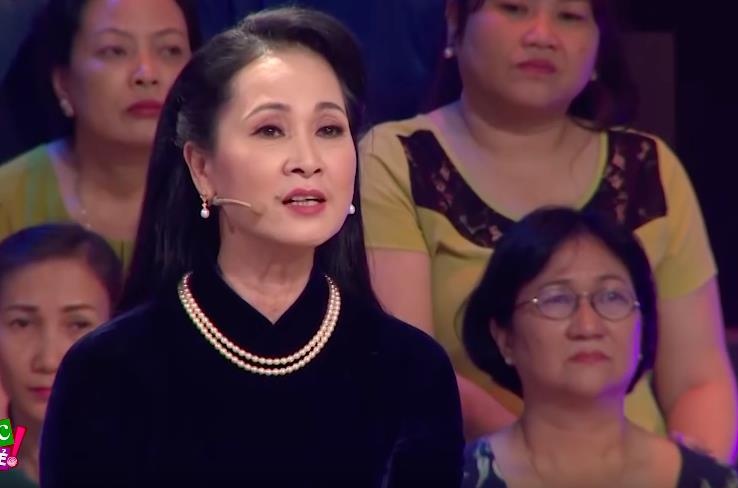 Lan Huong ke nghe si Van Hiep nga xe may anh 1