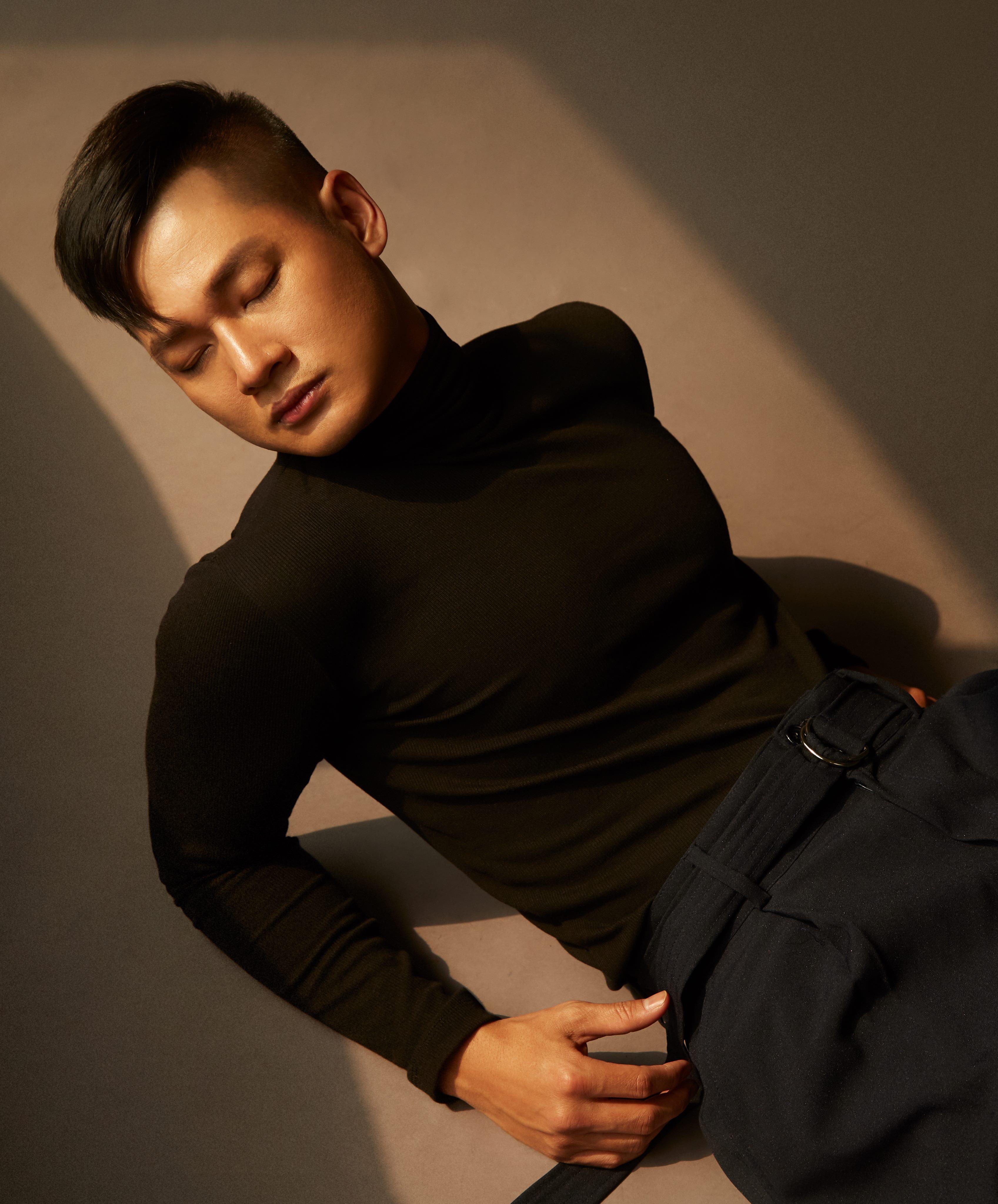 Duc Tuan hat Bolero ket hop nhac duong dai anh 2