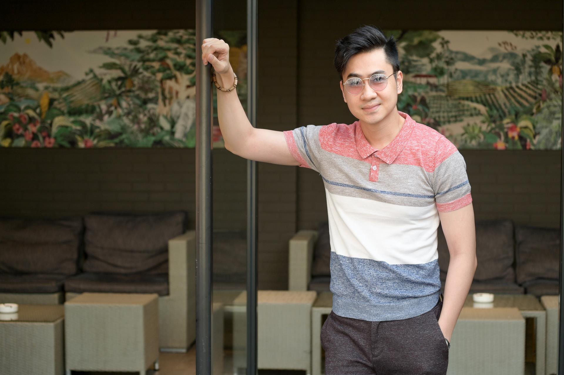 Nợ nần, cầm cố điện thoại sau khi khoe nhà trăm tỷ ảnh 5 No nan, cam co dien thoai sau khi khoe nha tram ty anh 5