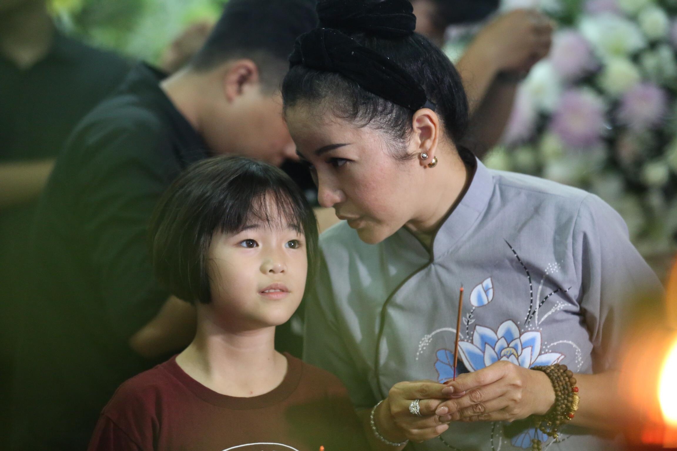 Nghe si den vieng Anh Vu anh 4