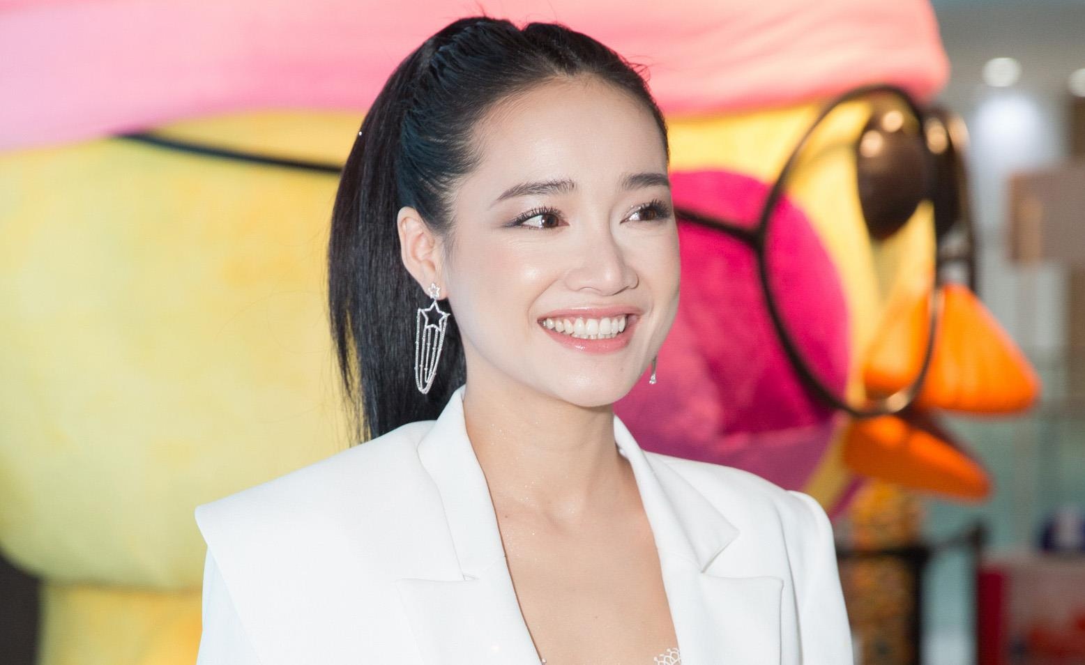 Nha Phuong thu nhan hoi hop, lo lang trong ngay tai xuat chinh thuc hinh anh