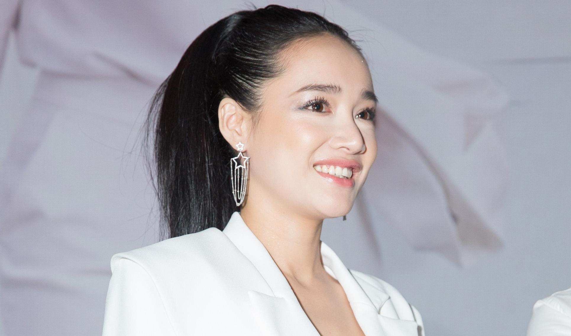 Nha Phuong chinh thuc tro lai sau 3 thang sinh con anh 7