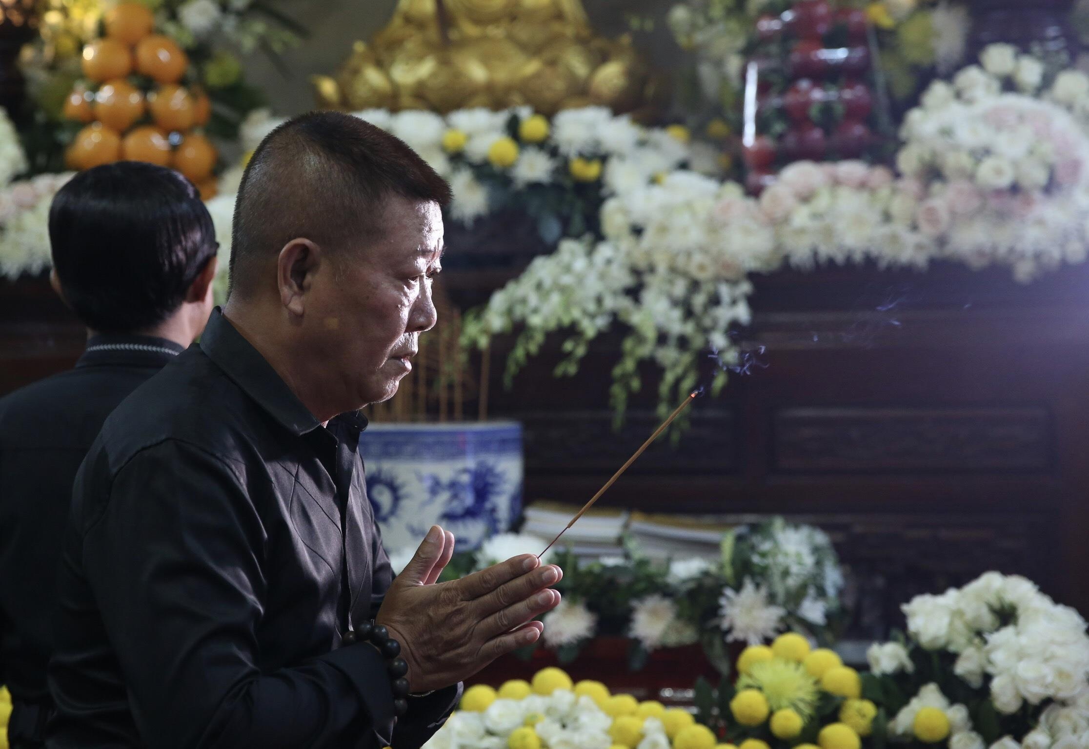 Nghe si den vieng Anh Vu anh 6