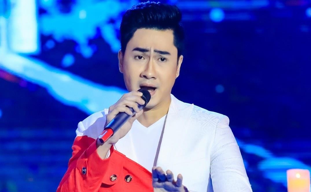 Elvis Phuong sung so truoc giong hat cua ca si 'nha tram ty' Tung Lam hinh anh