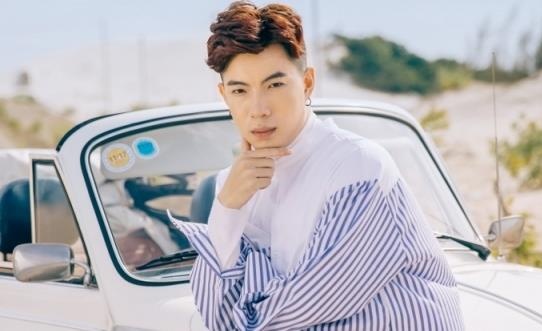 Ca si Jay Hoo bi ung thu tuyen giap, mo mat o tuoi 27 hinh anh