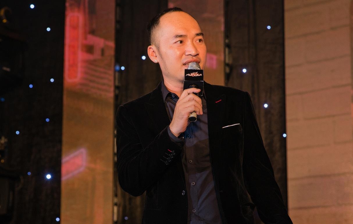 Thu Trang ghen khi Tiến Luật quan tâm fan ảnh 1 Thu Trang ghen khi Tien Luat quan tam fan anh 1