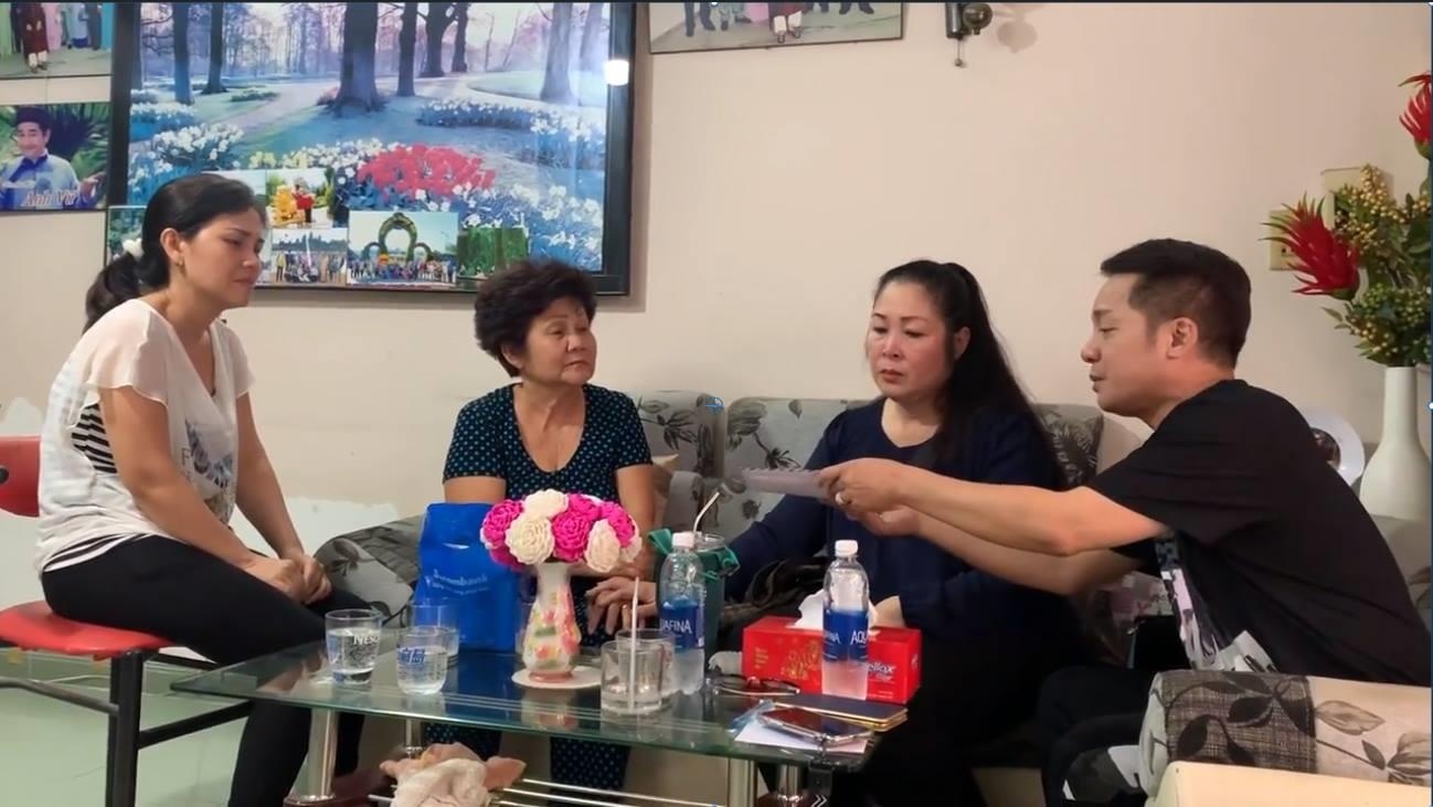 Hồng Vân trao 668 triệu đồng cho gia đình Anh Vũ ảnh 2 Hong Van trao 668 trieu dong cho gia dinh Anh Vu anh 2