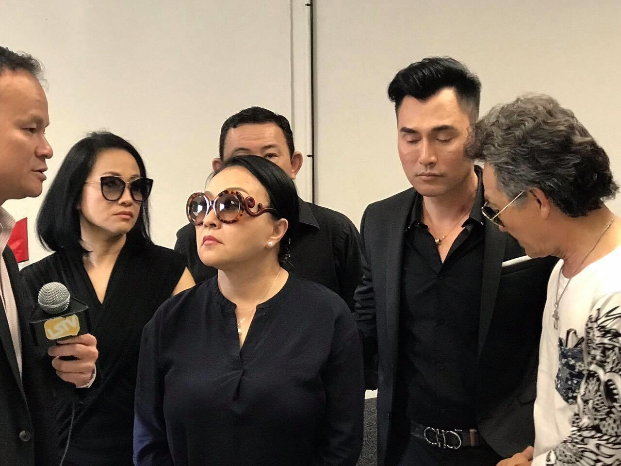 nghe si vieng Anh Vu anh 5