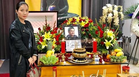 Danh ca Huong Lan, Hoai Tam va nghe si hai ngoai den vieng Anh Vu o My hinh anh