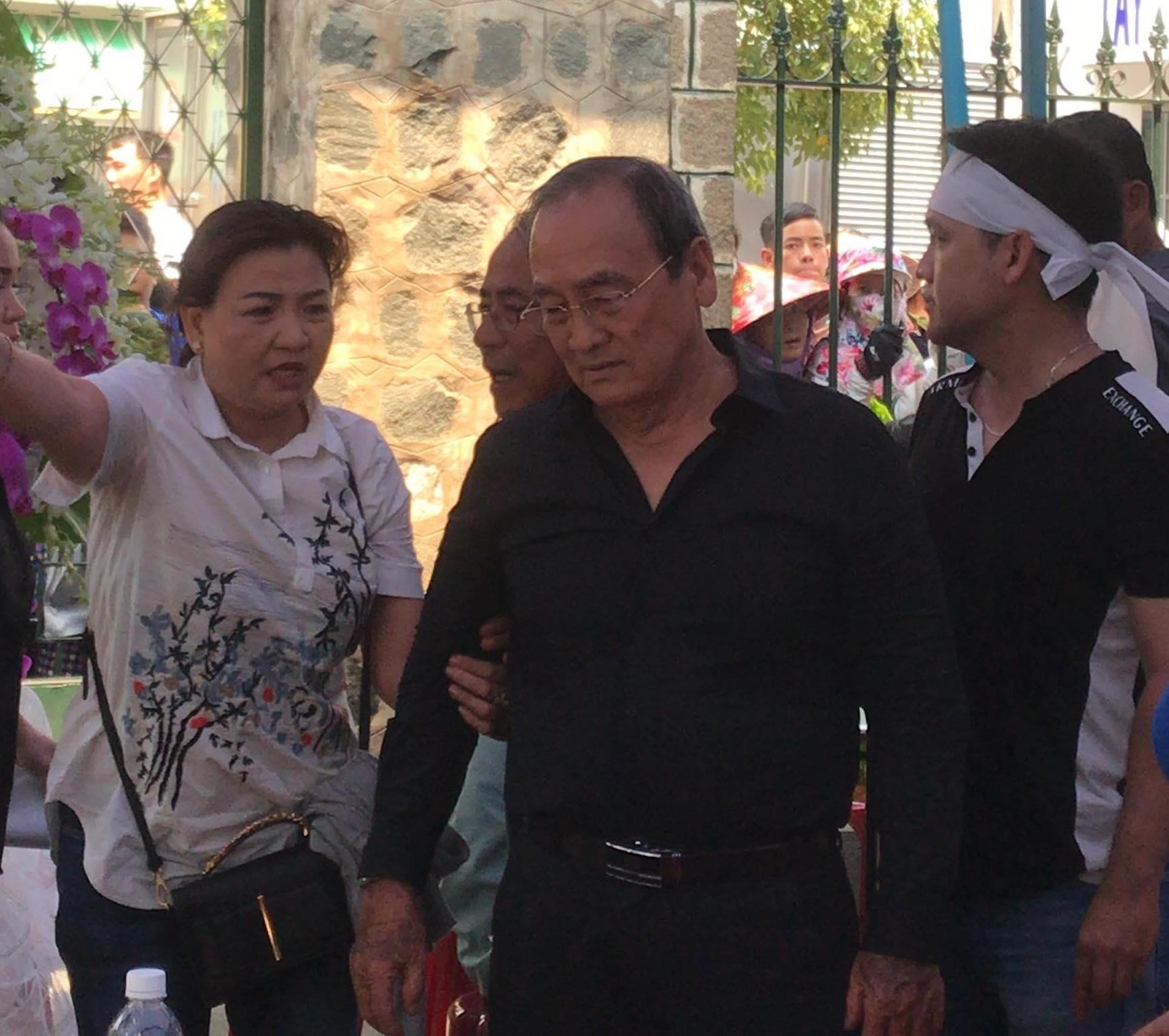 Cha Anh Vu lo tang le anh 3