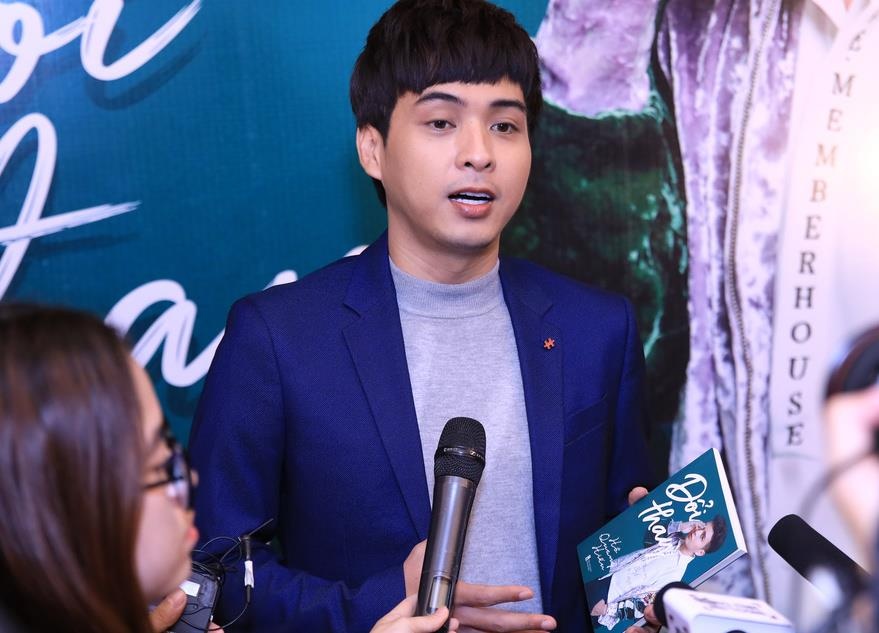 Ho Quang Hieu ky tang fan tu truyen ke ve qua khu lam bao ke, tran lot hinh anh