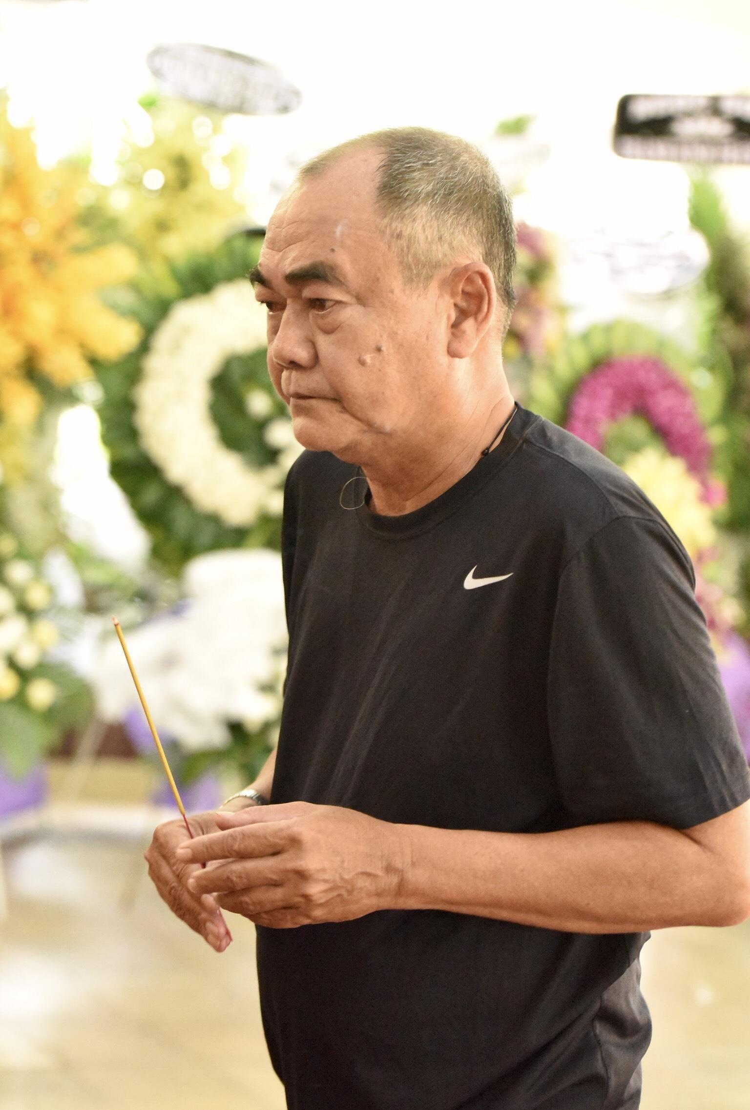 Dam tang nghe si Le Binh anh 9