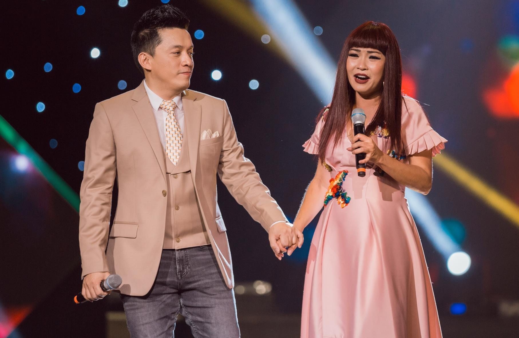 Lam Truong ngu chung giuong voi Phuong Thanh anh 1