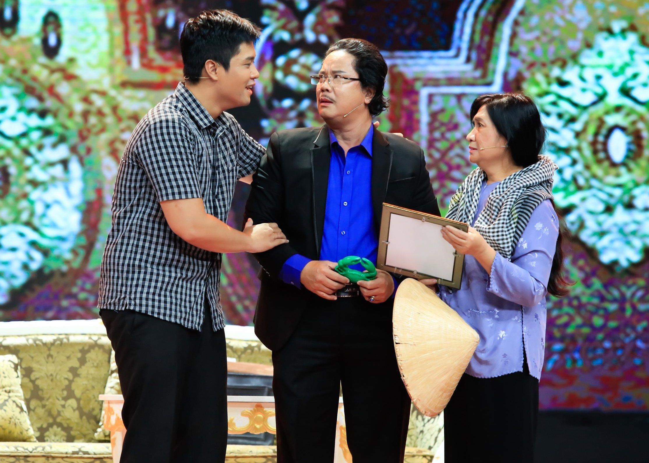 Hong Van che con trai Cong Hau dien mo nhat anh 1