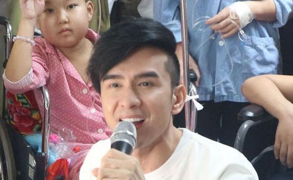 Dan Truong hat chay 'Que huong' khien benh nhan ung thu xuc dong hinh anh