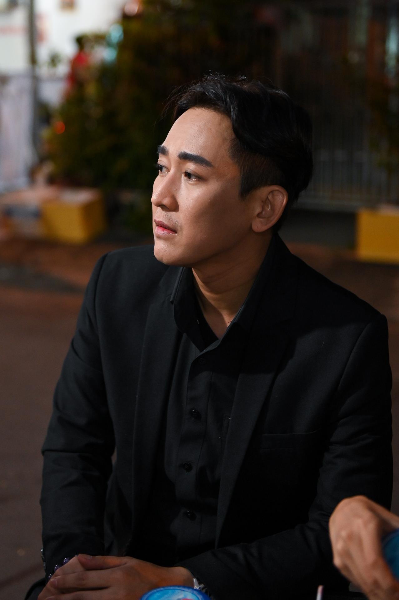 Diem My 9X khoc nuc no trong tang le cua me anh 5