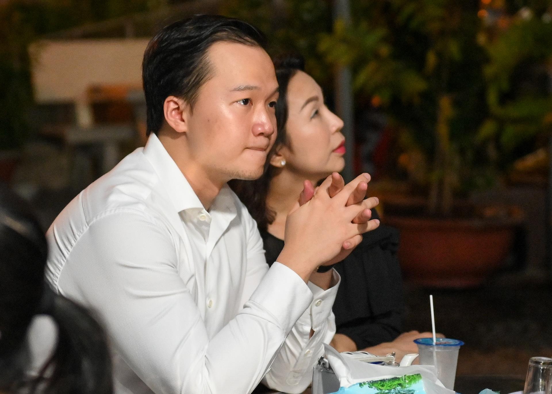 Diem My 9X khoc nuc no trong tang le cua me anh 8