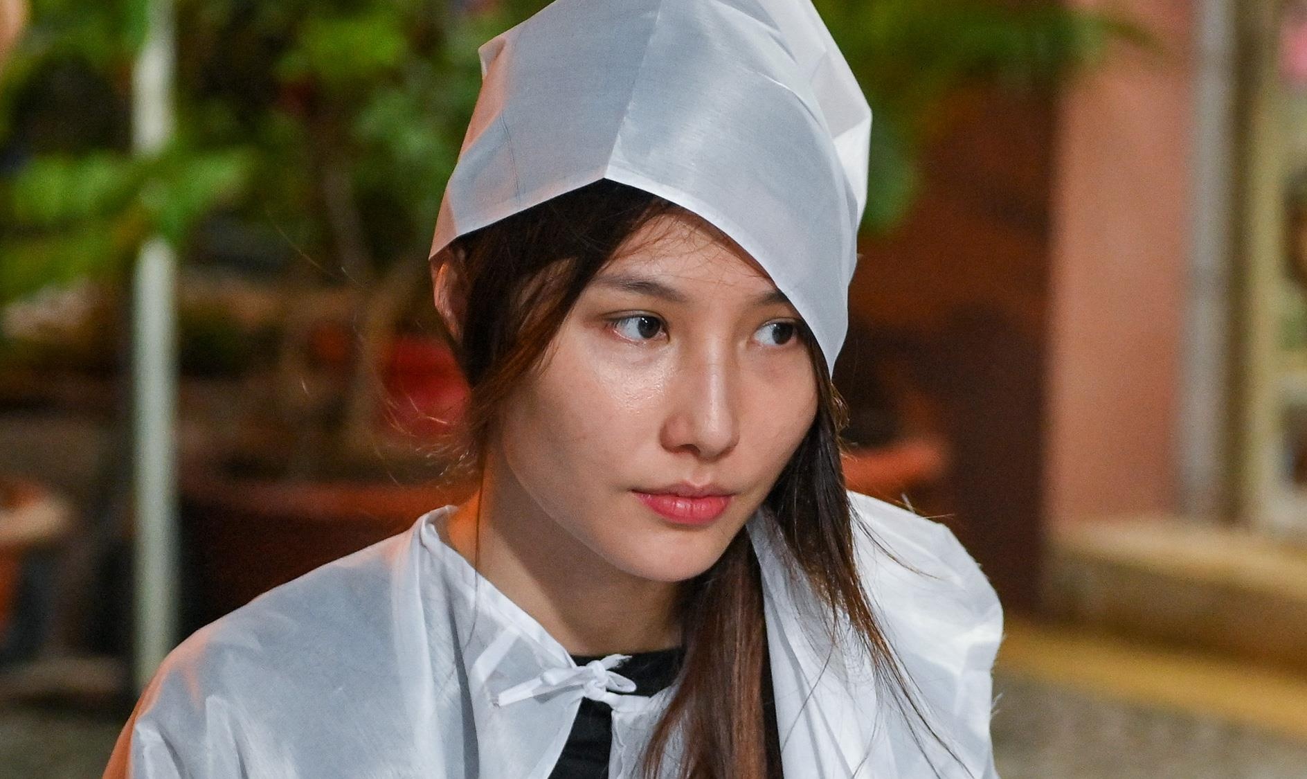 Diem My 9X nghen ngao hat cau nguyen ben linh cuu me truoc khi an tang hinh anh