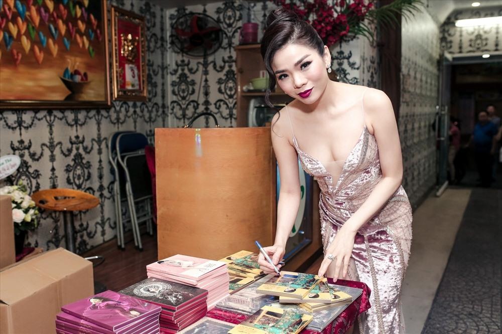 Le Quyen phan ung khi bi che ban dia nhu o cho anh 1