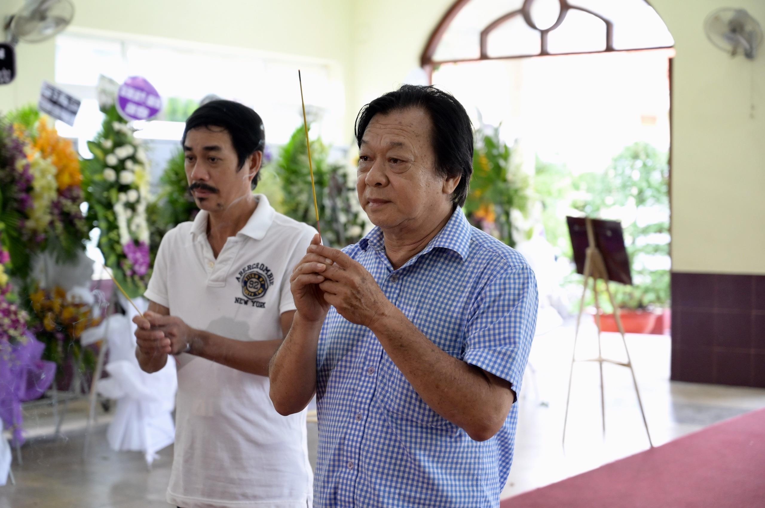 Dam tang nghe si Le Binh anh 5